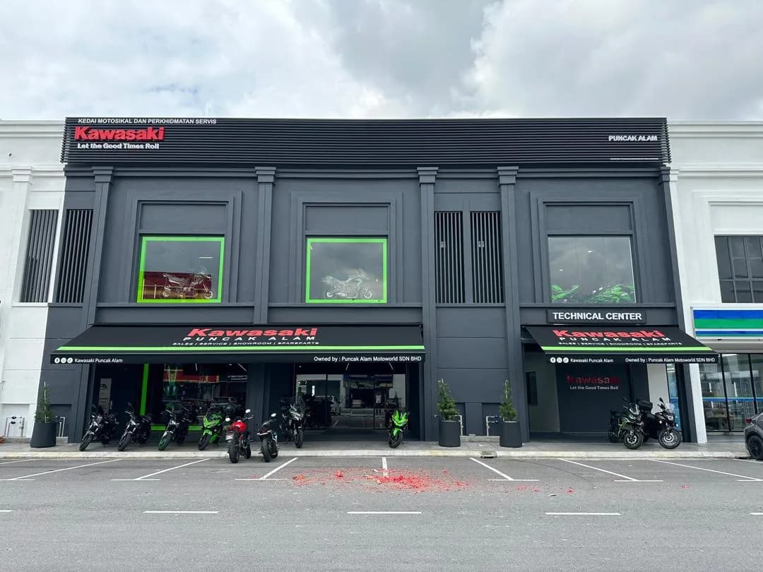 Kawasaki: Completed showroom facade and Kawasaki entrance signage — actual site photograph